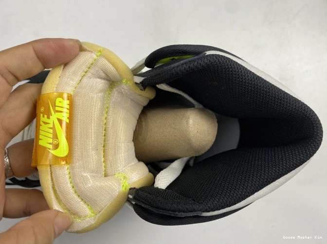 'VOLT JORDAN GOLD' 555088-118 1 AIR HIGH RETRO OG 0702